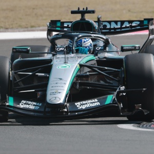 Formula 1, Sprint in Cina: Russell vince davanti alle Ferrari. Antonelli conquista la pole
