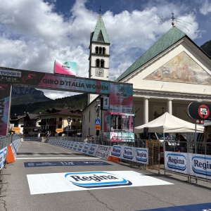 Giro d’Italia Women, Demi Vollering vince la quinta tappa. Van der Breggen resta in rosa Giro d’Italia Women, Demi Vollering vince la quinta tappa. Van der Breggen resta in rosa