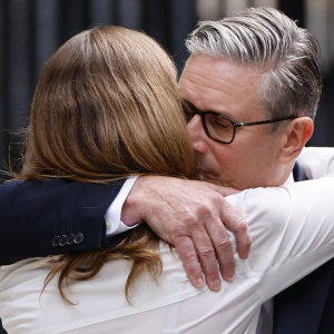 Il Premier britannico Starmer si dimette. Strada spianata per l'ex sindaco di Manchester Burnham Il Premier britannico Starmer si dimette. Strada spianata per l'ex sindaco di Manchester Burnham