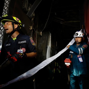 Incendio fa strage in un pub a Bangkok, almeno 27 morti  