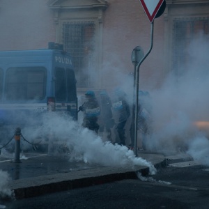 La morte di Abderrahim Fakir, manifestazione con scontri a Bologna La morte di Abderrahim Fakir, manifestazione con scontri a Bologna