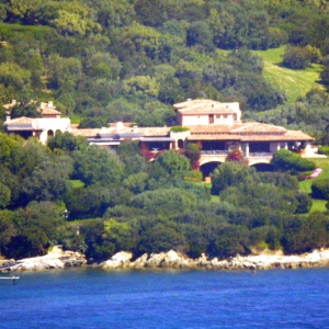 Pier Silvio Berlusconi parla di Villa Certosa, ecco cosa svela sul nuovo acquirente Pier Silvio Berlusconi parla di Villa Certosa, ecco cosa svela sul nuovo acquirente