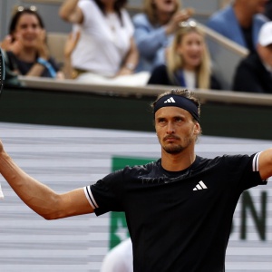 Tennis, Zverev re del Roland Garros, Cobolli cede in cinque set dopo una finale epica e lunghissima tedesco Tennis, Zverev re del Roland Garros, Cobolli cede in cinque set dopo una finale epica e lunghissima tedesco