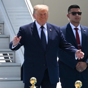 Vertice Nato alle battute finali. Trump annuncia un nuovo attacco all'Iran Vertice Nato alle battute finali. Trump annuncia un nuovo attacco all'Iran