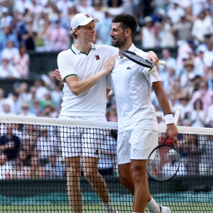 Wimbledon: Sinner ingiocabile, dominato Djokovic. Sarà finale contro Zverev Wimbledon: Sinner ingiocabile, dominato Djokovic. Sarà finale contro Zverev