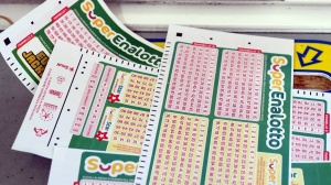 A Napoli centrato il sei al Superenalotto, vinti 101 milioni con una schedina da due euro