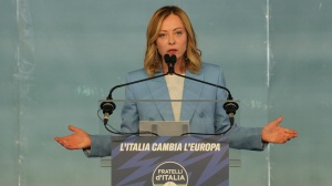 A Pescara Giorgia Meloni ufficializza la sua candidatura alle Europee