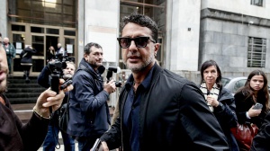 Accolto il ricorso contro Corona: annullata la terza puntata di Falsissimo su Signorini. Il legale del giornalista: tutelati i diritti individuali