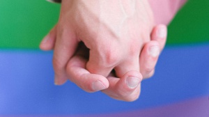 Aggressione omofoba a Napoli, vittima un ragazzo di 23 anni: "Aggredito perché gay"