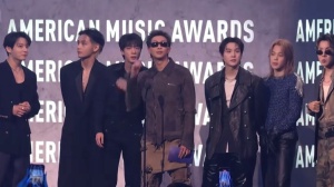 Agli American Music Awards trionfano i BTS. A bocca asciutta Taylor Swift