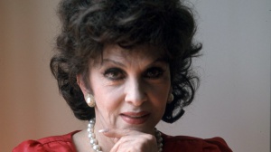 All'asta, a Genova, i cimeli appartenuti a Gina Lollobrigida che erano nella sua villa sull'Appia Antica a Roma