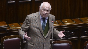 Almasri, la Camera respinge la sfiducia a Nordio. E il Guardasigilli accusa l’opposizione: “Attacchi da Inquisizione”