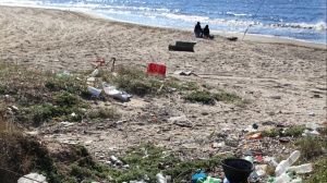 Anche i cafoni vanno in vacanza: le tracce del turismo (in)sostenibile