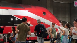 Ancora un venerdì nero per i trasporti ferroviari, diversi i disagi, ritardi fino a tre ore