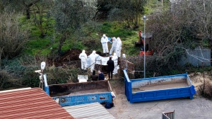 Femminicidio di Anguillara, Claudio Carlomagno sorvegliato a vista in carcere dopo la morte dei genitori