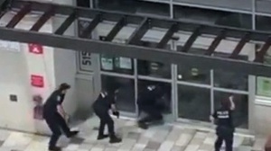 Antisemitismo, paura a Montreal: tre morti in una sparatoria nel quartiere ebraico. Il killer in mimetica