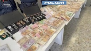 Aperto il bunker segreto del Clan Contini: denaro e gioielli per un valore di 9 milioni di euro