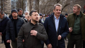 Attacco a Odessa, bombe a 150 metri da Zelensky e Mitsotakis