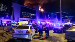 Attentato a Mosca, lutto nazionale in Russia, ma Putin agita lo spettro di una responsabilità di Kiev