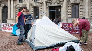 Barcellona dice stop agli affitti brevi dal 2029, arriva la legge contro Airbnb