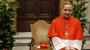 Conclave, il cardinale Angelo Becciu rinuncia. Gli elettori saranno 133