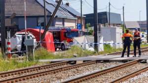 Belgio, scontro tra un minibus e un treno al passaggio a livello. Quattro i morti, tra cui due studenti
