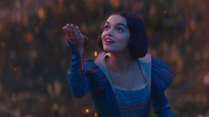 Biancaneve: trama, cast e recensione del nuovo remake della Disney che da oggi arriva nella sale