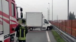 Brindisi: assalto a un blindato prortavalori. Traffico bloccato in tutta l'area