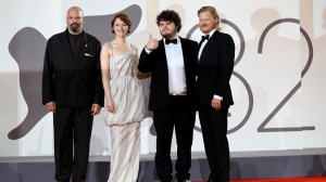 Bugonia, trama e recensione del film candidato agli Oscar 2026