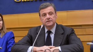 Carlo Calenda a RTL 102.5: “Normale confrontarsi con Forza Italia, ma a breve solo il 30% degli italiani andrà a votare”