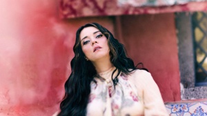Carmen Consoli a RTL 102.5: “Sentivo l’esigenza di recuperare le mie radici ed è stato un vero e proprio lavoro culturale. Hanno partecipato anche Mahmood, Jovanotti e Leonardo Sgroi, a cui sarò per sempre grata”