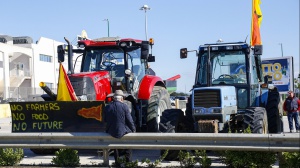 Continua in Europa ed in Italia la protesta degli agricoltori, Parigi bloccata, diverse manifestazioni anche in Italia