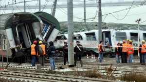 Disastro ferroviario di Pioltello, una condanna e otto assoluzioni. Morirono 3 persone