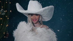 Domenica 9 febbraio si assegnano i Grammy 2025, per l’Album dell’anno la sfida è tra Beyoncé e Taylor Swift