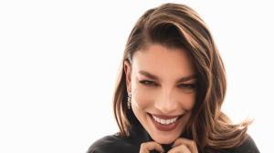 Emma torna al Festival di Sanremo con “Apnea”: «Felicissima di tutto ciò che sta accadendo. Il mio è un Sanremo uptempo»