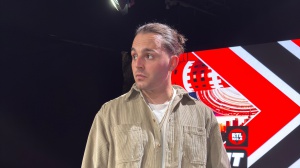 Ernia a RTL 102.5: “Le mie canzoni sono il mio modo di dire ciò che tengo dentro. Nel disco ci sono feat con alcuni degli artisti che ascoltavo da ragazzino e sono felice di avere collaborato con loro”