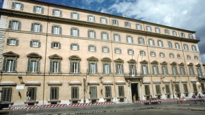 Esecutivo, dopo i conventi e le caserme adesso i ministri del governo-Meloni “si tuffano” alle terme