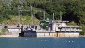 Esplosione a 30 metri di profondità nella centrale idroelettrica di Suviana, ci sono morti e feriti