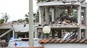 Esplosione a Roma a causa di una fuga di gas, in codice rosso in ospedale due anziani coniugi