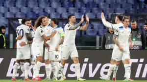 Europa League. La Lazio vince all'Olimpico e si qualifica agli ottavi di finale. Roma cade in Olanda, e sfuma l'accesso diretto agli ottavi 