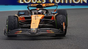 F1, Max Verstappen in pole a Miami, Lando Norris vice la gara sprint , in difficoltà le Ferrari