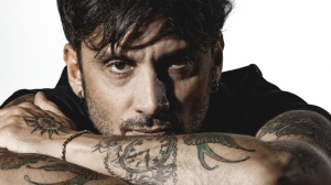 Fabrizio Moro a RTL 102.5: "Ho tanta voglia di suonare. Ricevere così tanto affetto dopo 25 anni è una dimostrazione enorme"