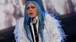 Fan ancora in apprensione per Loredana Berté, la cantante resta in ospedale