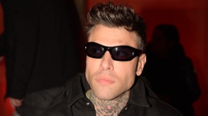 Fedez torna a Rozzano mentre la Ferragni è da Fazio, ecco cosa racconta sui social