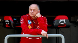 Formula 1: disastro Ferrari, Hamilton e Leclerc squalificati a fine gara per motivi tecnici
