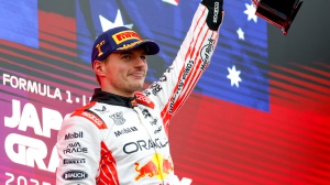 Formula 1, Max Verstappen non perdona e vince il Gran Premio del Giappone, secondo e terzo posto per le McLaren