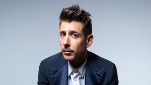 Francesco Gabbani a RTL 102.5: “Io non sapevo che stavamo girando il videoclip, il mio staff mi ha fatto una sorpresa stupenda”