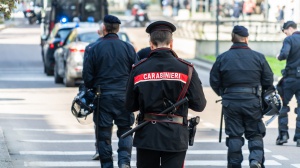Frascati e Vico Equense, due accoltellamenti tra giovani: un 16enne grave, un 20enne ferito all’addome