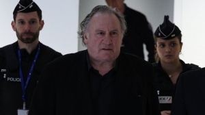 Gérard Depardieu in tribunale, l’interprete francese è accusato di violenza sessuale
