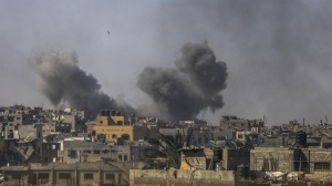 Gaza, l'inferno esiste, gli orrori non si fermano, 33 le vittime dell'ultimo raid iisraeliano, mentre si muore per la fame